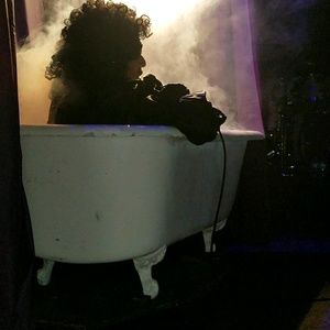 Meet your Posher, Leon